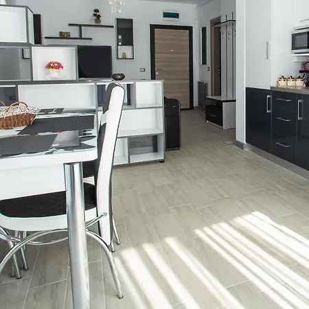Apartman Apartament Alezzi Black&white 1