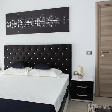 Apartman Apartament Alezzi Black&white 1